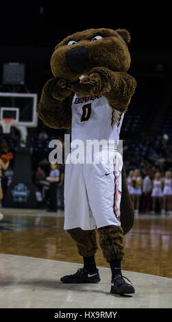 Stockton, CA, USA. 25. März 2017. A. Oregon State Maskottchen während der NCAA Frauen Basketball Stockton regionale Spiel zwei zwischen Oregon State Beavers und Florida State Seminolen 53-66 verloren in Stockton Arena Stockton, CA. Thurman James/CSM/Alamy Live News Stockfoto