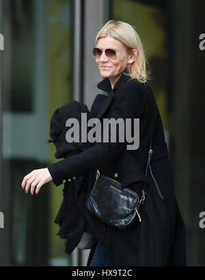 London, UK, 26. März 2017. Schauspielerin Michelle Collins gesehen in den BBC-Studios in London, 26. März 2017 Credit: WFPA/Alamy Live News Stockfoto