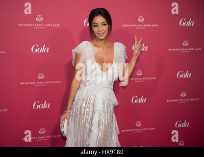 Baden-Baden, Deutschland. 25. März 2017. Moderatorin Verona Pooth auf dem roten Teppich für die "Gala Spa Awards" im Brenners Park Hotel & Spa in Baden-Baden, Deutschland, 25. März 2017. Foto: Lino Mirgeler/Dpa/Alamy Live-Nachrichten Stockfoto