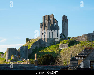 Einen schönen Sonne über West Dorset in Richtung West Bay und Lyme Regis nach einem klaren und warmen sonnigen Tag. Hardy Monument, Dorset, Großbritannien Stockfoto