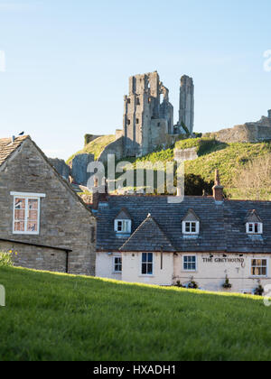 Seltene linsenförmige Wolken über West Dorset nach einem klaren und warmen sonnigen Tag. von Hardy Monument, Dorset, UK. Stockfoto