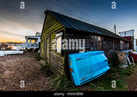 Felixstowe Ferry Segelclub Hütte an einem Frühlingsmorgen. Stockfoto