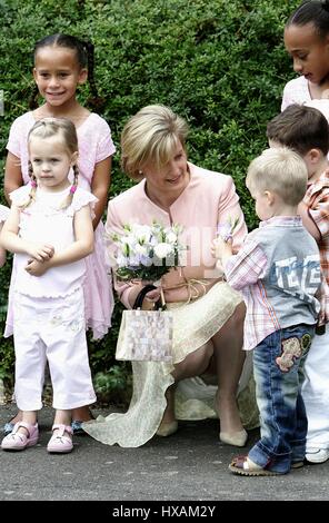 SOPHIE RHYS-JONES Gräfin von WESSEX 11. Juli 2006 Regenbogen Haus GREAT BOOKHAM SURREY ENGLAND Stockfoto