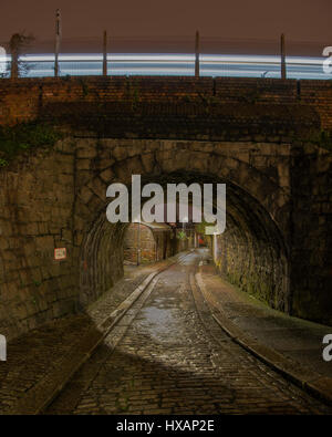 Eisenbahnbrücke bei Dockyard Station Devonport Plymouth. Stockfoto