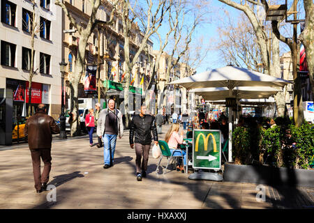 McDonalds Straßencafé, La Rambla Barcelona, Katalonien, Spanien Stockfoto
