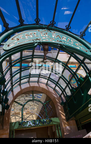 Eintritt in die Brasserie im Café de Paris-Monte-Carlo Stockfoto