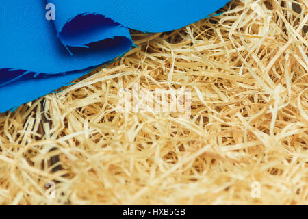 Baumwolltuch auf hölzerne Späne mit Exemplar, Nähen material Stockfoto
