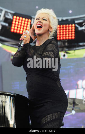 Christina Aguilera führt auf der Bühne während 102.7 KIIS FM 2014 Wango Tango StubHub Center am 10. Mai 2014 in Los Angeles, Kalifornien. Stockfoto