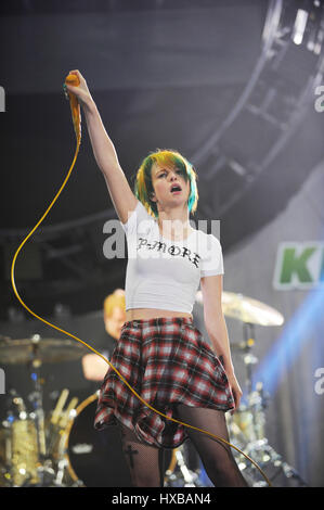 Hayley Williams von Paramore führt auf der Bühne während 102.7 KIIS FM 2014 Wango Tango StubHub Center am 10. Mai 2014 in Los Angeles, Kalifornien. Stockfoto