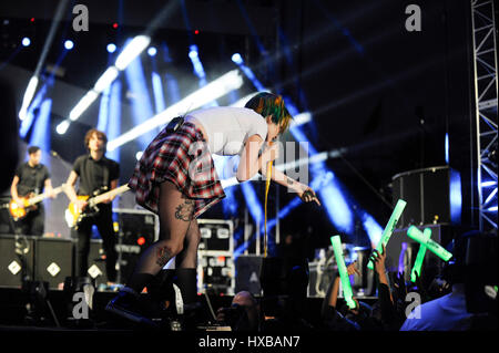 Hayley Williams von Paramore führt auf der Bühne während 102.7 KIIS FM 2014 Wango Tango StubHub Center am 10. Mai 2014 in Los Angeles, Kalifornien. Stockfoto