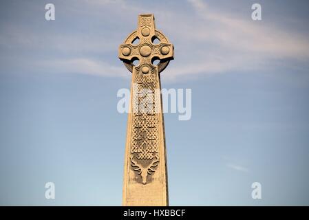 Celtic Cross Edinburgh Castle Esplanade 78. Highlanders Memorial Stockfoto