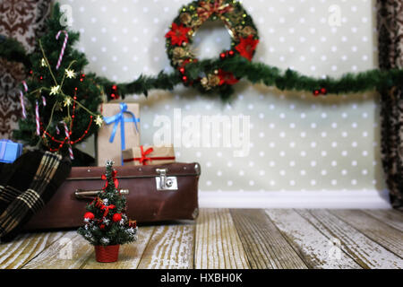 Silvester innere Zusammensetzung Garland und Kugeln auf die Christm Stockfoto