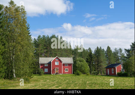 rot aus Holz Bauernhof in Schweden Stockfoto