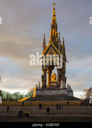 Das Albert Memorial in den Kensington Gardens Stockfoto