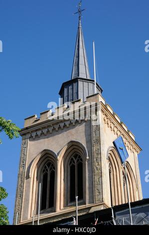 St. Marys Church, Baldock, Hertfordshire, ist beschrieben worden, als die zweitgrößte mittelalterliche Pfarrkirche in Hertfordshire, es ist ein Spiegelbild der w Stockfoto