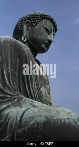 Seite Profilbildnis der großen Buddhastatue Daibutsu in Kamakura, Japan Stockfoto