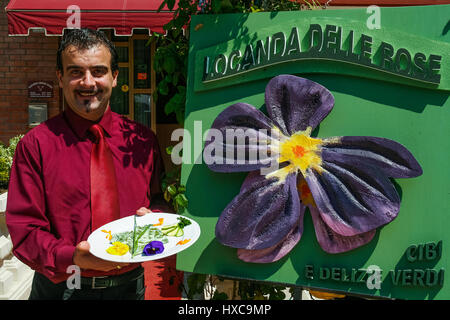 Italien-Emilia-Romagna Saludecio Manager der Locanda Delle Rose Stockfoto