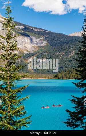 Emerald Lake und umliegenden Präsident Range Mountains, befindet sich im Yoho Nationalpark, Britisch-Kolumbien, Kanada Stockfoto