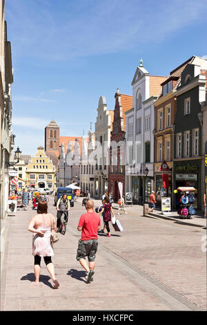 Geschäft befindet sich in einer Einkaufsstraße in der alten Stadt Wismar, gewerblich genutzten Gebäuden in einer Einkaufsstraße in der alten Stadt Wismar |, Geschäftshäuser Stockfoto