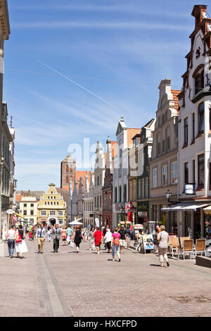 Geschäft befindet sich in einer Einkaufsstraße in der alten Stadt Wismar, gewerblich genutzten Gebäuden in einer Einkaufsstraße in der alten Stadt Wismar |, Geschäftshäuser Stockfoto