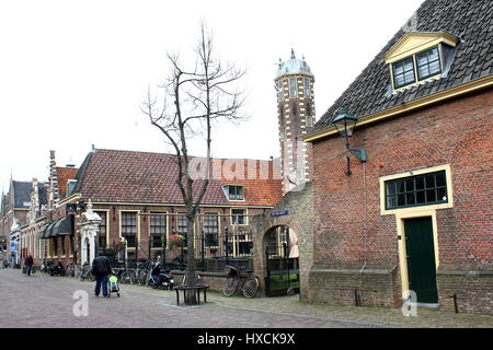 Hof van Sonoy, 16. Jahrhundert Innenhof mit Armenhäuser in der Innenstadt von Alkmaar, Niederlande Stockfoto