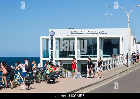 Ein wunderschöner Herbsttag am Bondi Icebergs, Bondi Beach, Sydney, Australien. Stockfoto