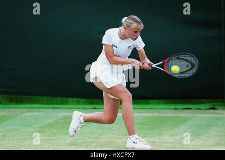 JELENA DOKIC WIMBLEDON 1999 30. Juni 1999 Stockfoto