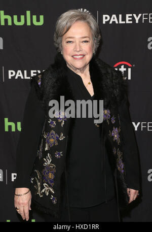 Hollywood, Kalifornien, USA. 26. März 2017. 26 März 2017 - Hollywood, Kalifornien - Kathy Bates. Die Paley Mitte für Medias 34th Annual PaleyFest Los Angeles - '' American Horror Story: Roanoke'' im Dolby Theatre statt. Bildnachweis: AdMedia Credit: AdMedia/ZUMA Draht/Alamy Live-Nachrichten Stockfoto