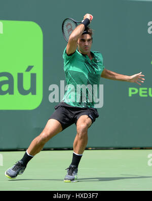 Miami, Key Biscayne, Florida, USA. 27. März 2017. Roger Federer (SUI) Niederlagen Juan Martin del Potro (ARG) mit 6-3, 6-4, bei den Miami Open gespielt im Crandon Park Tennis Center in Miami, Key Biscayne, Florida. Bildnachweis: Csm/Alamy Live-Nachrichten Stockfoto