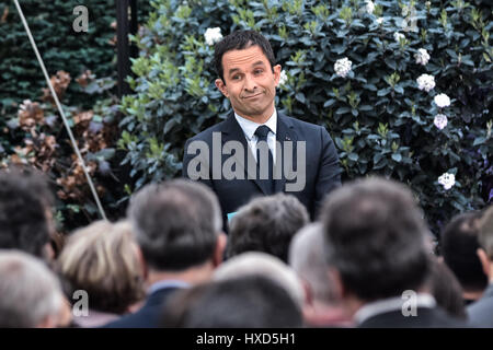 Paris, Frankreich. 27. März 2017. Hommage an Henri Emmanueli - 27.03.2017 - Frankreich/Ile-de-France (Region) / Paris - Hommage an Henri Emmanueli am Sitz der Sozialistischen Partei im Beisein von Benoît Hamon, j.c. Cambadelis, Jean Marc Ayrault, Najat Vallaud Belkacem, Stéphane Le Foll, Credit: Le Pictorium/Alamy Live News Stockfoto