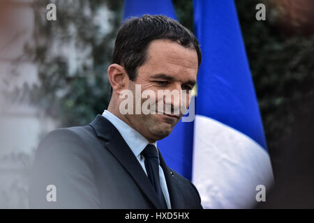 Paris, Frankreich. 27. März 2017. Hommage an Henri Emmanueli - 27.03.2017 - Frankreich/Ile-de-France (Region) / Paris - Hommage an Henri Emmanueli am Sitz der Sozialistischen Partei im Beisein von Benoît Hamon, j.c. Cambadelis, Jean Marc Ayrault, Najat Vallaud Belkacem, Stéphane Le Foll, Credit: Le Pictorium/Alamy Live News Stockfoto