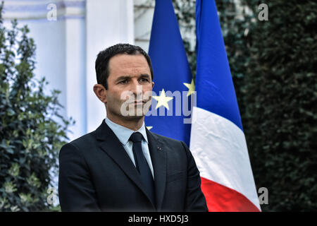 Paris, Frankreich. 27. März 2017. Hommage an Henri Emmanueli - 27.03.2017 - Frankreich/Ile-de-France (Region) / Paris - Hommage an Henri Emmanueli am Sitz der Sozialistischen Partei im Beisein von Benoît Hamon, j.c. Cambadelis, Jean Marc Ayrault, Najat Vallaud Belkacem, Stéphane Le Foll, Credit: Le Pictorium/Alamy Live News Stockfoto