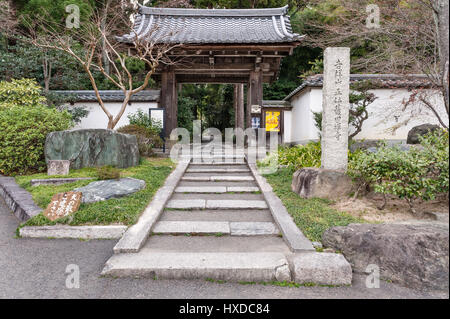 Kyoto, Japan. Der Eingang zum Shoden-Ji, ein Zen-buddhistischen Tempel am Rande der Stadt Stockfoto