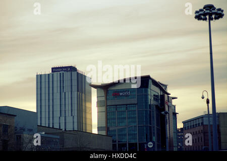 Cineworld Glasgow bei 203 Fuß (62 m) hoch, das Gebäude ist derzeit das größte Kino der Welt Stockfoto