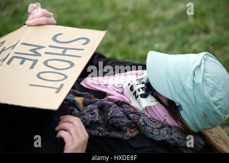 Machen wieder große Amerika Rallye und März von pro-Trump Unterstützer ist von einer Gruppe kurz geschnitten gegen Anti-Antifa Trump Demonstranten in Philadelphia, PA, Stockfoto