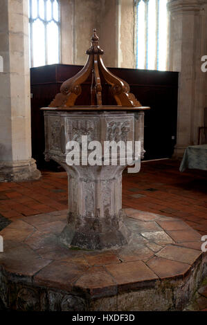 Die Schriftart, die hl. Margarete von Antiochia Kirche, cley-next-the-Sea, Norfolk, England, Großbritannien Stockfoto