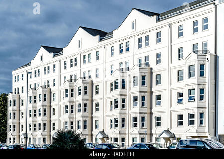 Wohnungen in Strandnähe in Eastbourne Stockfoto