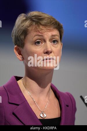 YVETTE COOPER MP DHADOW INNENMINISTER 28. September 2011 der AAC LIVERPOOL ENGLAND Stockfoto