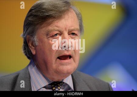 KENNETH CLARKE MP LORD CHANCELLOR Sekretär des S 4. Oktober 2011 MANCHESTER Stadtzentrum von MANCHESTER ENGLAND Stockfoto