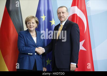 ANGELA MERKEL & RECEP TAYYIP ERDOGAN türkische Ministerpräsident & GERMA 9. Oktober 2010 Stockfoto
