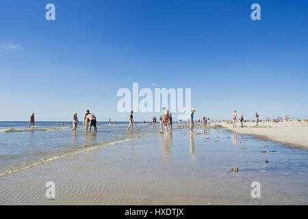 Touristen auf den Strand von Saint Peter-Ording, Touristen bin Strand von St. Peter-Ording Stockfoto