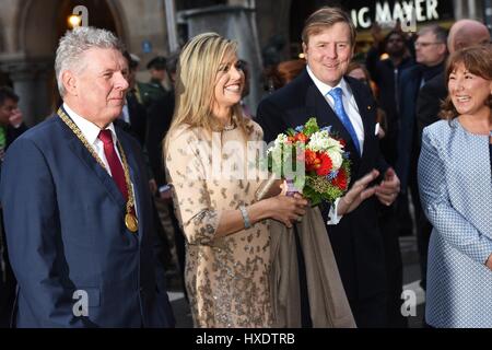 DIETER REITER Königin MAXIMA König WILLEM-ALEXANDER & PETRA REITER König & Königin der Niederlande 13. April 2016 MARIENPLATZ MUNI Stockfoto