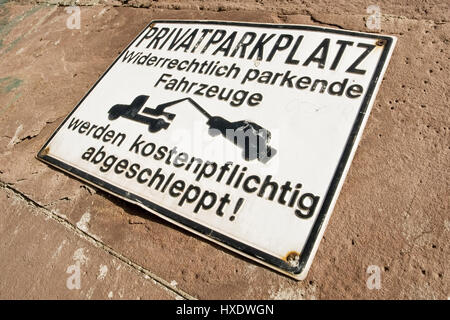 Zeichen für ein privater Stellplatz Zeichens durch einen privaten Parkplatz |, Hinweisschild von Einen Privatparkplatz | Zeichen durch einen privaten Parkplatz | Stockfoto