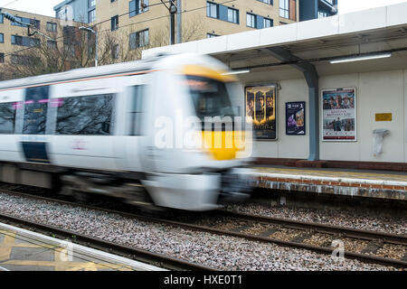 Bahnhof Geschwindigkeit C2C verschwommen Transport pendeln Reisen Stockfoto