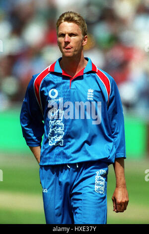 ALAN MULLALLY ENGLAND & LEICESTERSHIRE CCC 22. Mai 1999 Stockfoto