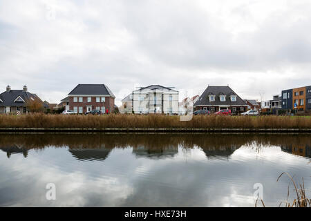 Almere. (wahrscheinlich nicht selbst bauen Häuser). Zelfbouw Serie - Extras, verschiedene, Niederlande. Architekt: verschiedene, 2015. Stockfoto