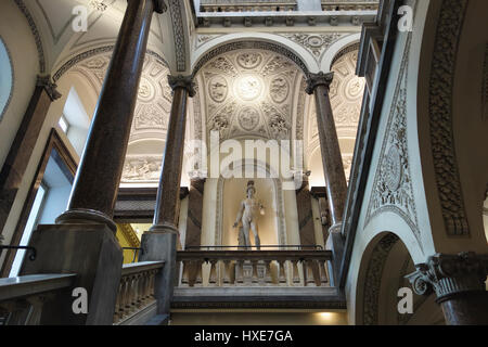 Rom, Italien - 26. März 2017: Palazzo Braschi Treppe, großen neoklassizistischen Palast befindet sich zwischen der Piazza Navona, beherbergt das Museo di Roma Stockfoto