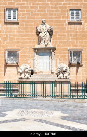 VALLETTA, MALTA - 23. Juli 2015: Das Denkmal der Joseph Nicholas Zammit (1815 – 1899), maltesische Arzt, ein Architekt, eine künstlerische Designer, und Stockfoto