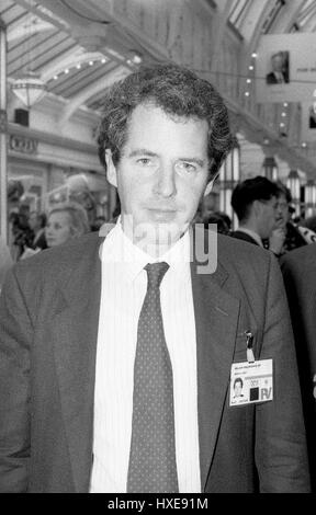 William Waldegrave, Minister für auswärtige und Commonwealth-Angelegenheiten und konservative Partei Parlamentsmitglied für Bristol West, besucht am Parteitag in Blackpool, England am 10. Oktober 1989. Stockfoto