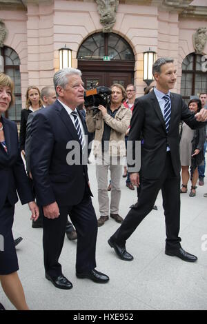 Berlin, Deutschland, 10. September 2014: Bundespräsident Joachim Gauck beteiligt sich bei der Eröffnung der Ausstellung "Vorbilder" gegen Rassismus. Stockfoto